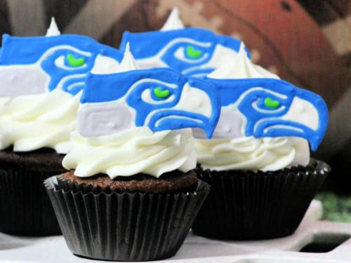 It's Football Time! Check out this amazing Seahawks Cupcake Recipe