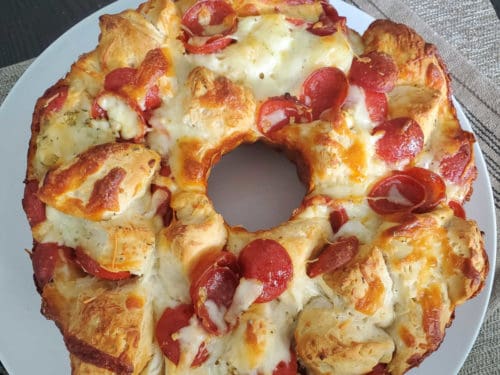 Pizza Monkey Bread Recipe {Video} - Tammilee Tips