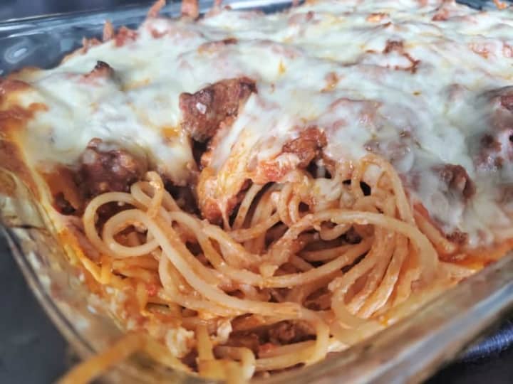 Million Dollar Spaghetti Casserole Recipe {Video} - Tammilee Tips