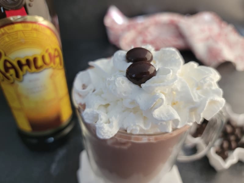 https://www.tammileetips.com/wp-content/uploads/2021/12/kahlua-and-hot-chocolate.jpg