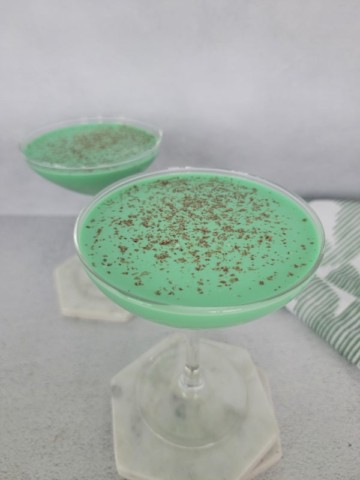 Classic Grasshopper Drink {Video} - Tammilee Tips