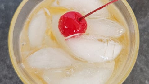 2-Ingredient Fireball and Ginger Ale Cocktail Recipe